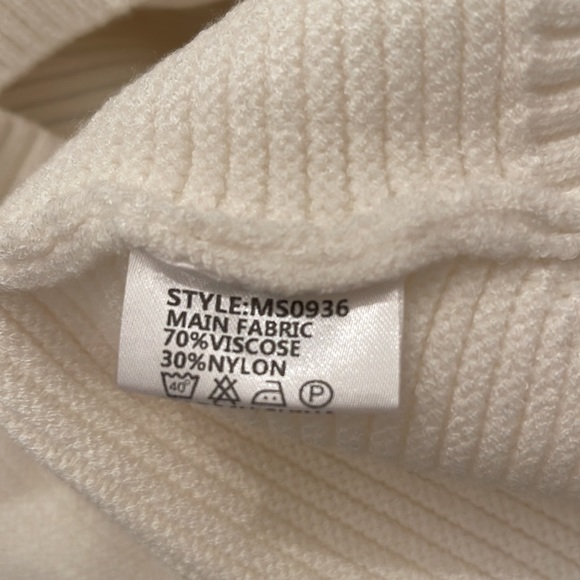 Gorgeous Ivory Sweater - Picture 7 of 7